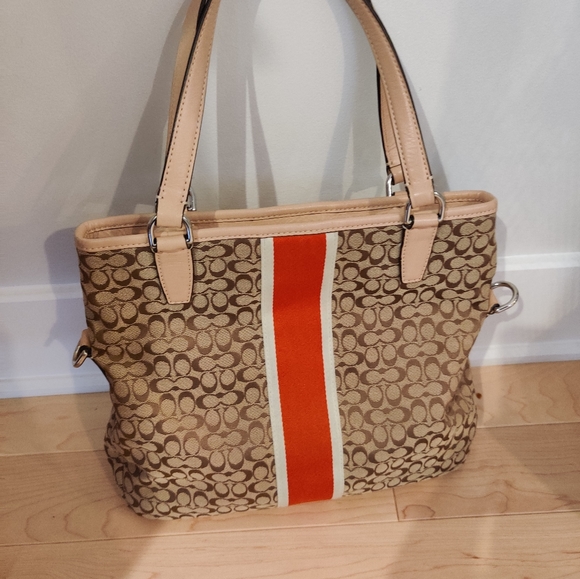 Light brown Coach handbag tote - Picture 2 of 3